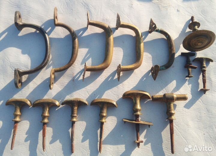 Старинные оконные ручки