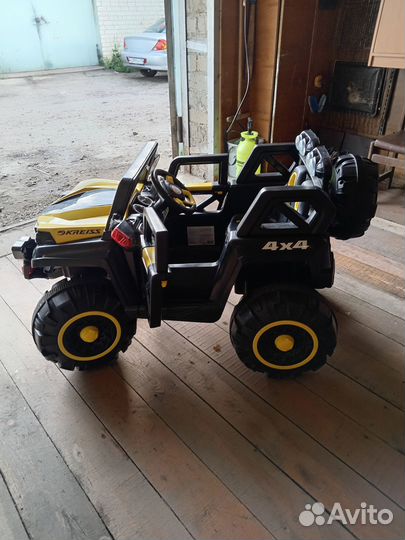 Детский электромобиль бу