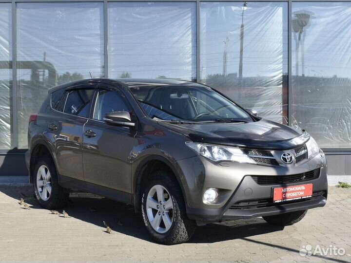 Toyota RAV4, 2015
