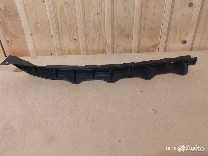 Крепление бампера заднее левое Skoda Octavia A5