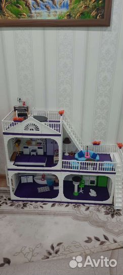 Кукольный домик с мебелью