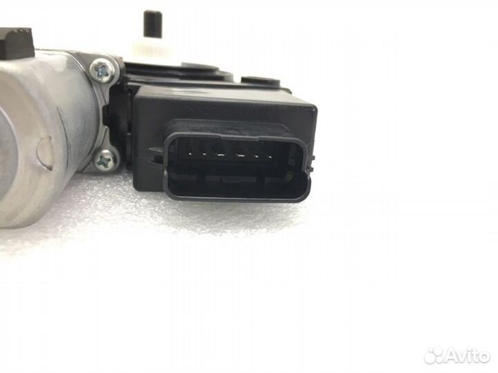 Моторчик стеклоподъемика передний правый Kia