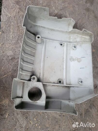 Крышка двигателя mitsubishi