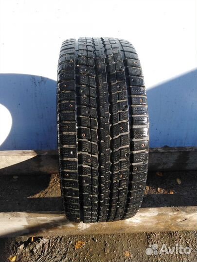 Dunlop SP Winter Ice 01 215/55 R16