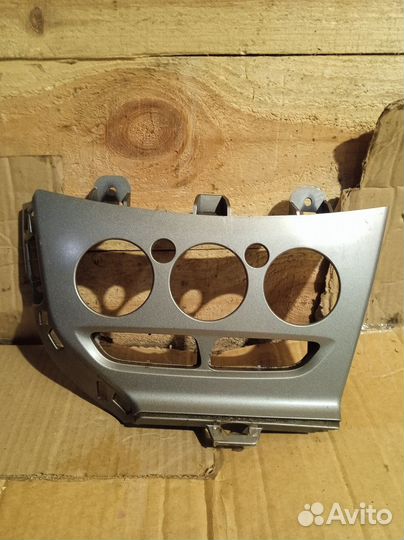 Рамка магнитолы Ford Focus