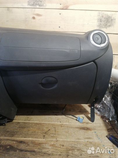 Торпедо Renault Sandero