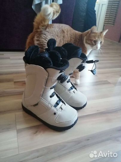 Сноубордические ботинки женские 36