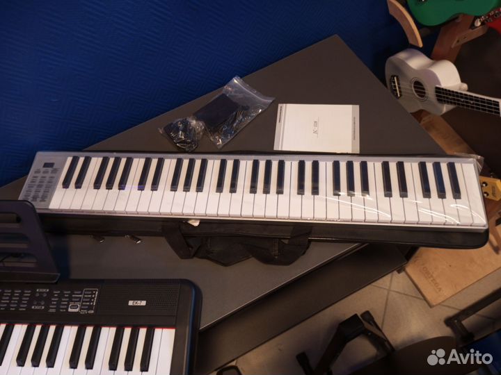 Синтезатор белый JC-118