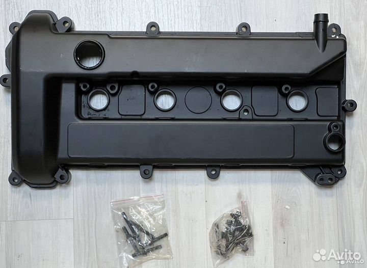 Алюминиевая клапанная крышка Форд Фокус 1.8