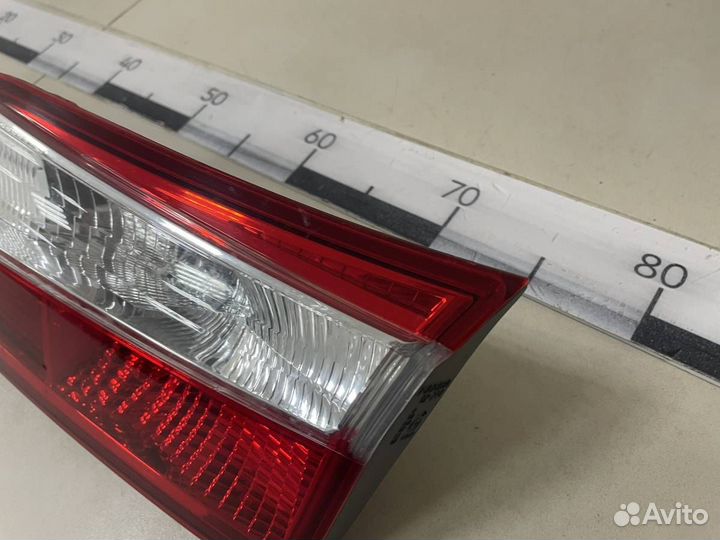 Фонарь задний внутренний правый Toyota Corolla E18