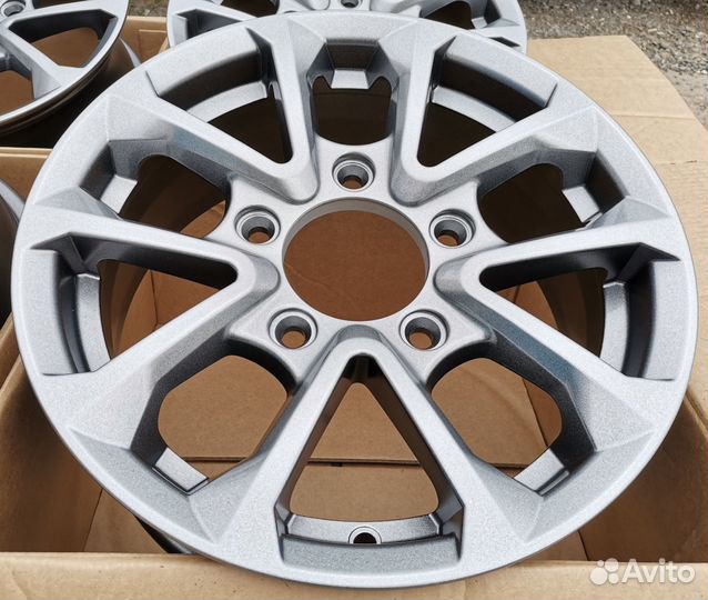 Нива, Шевроле Нива R15 новые