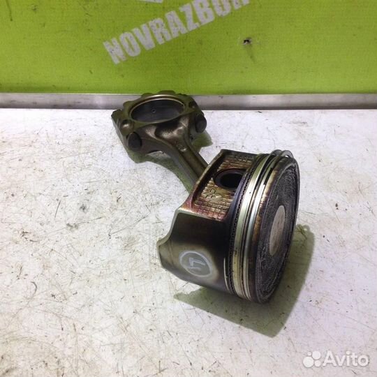 Поршень с шатуном Митсубиси Галант 9