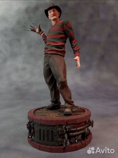 Фредди крюгер фигурка