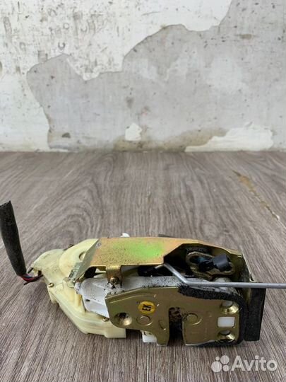 Замок двери передний левый Honda Jazz хетчбэк 5-ти