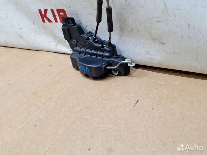 Замок передний левый Hyundai H1