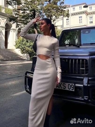 Платье в рубчик миди