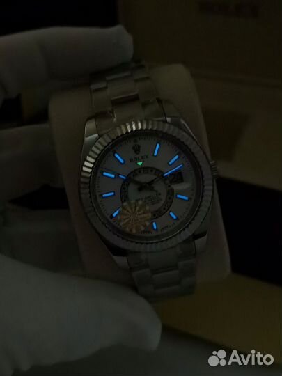 Красивые мужские часы Rolex Sky dweller