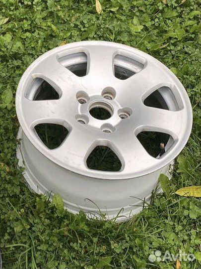 Продам литой диск R15 VW
