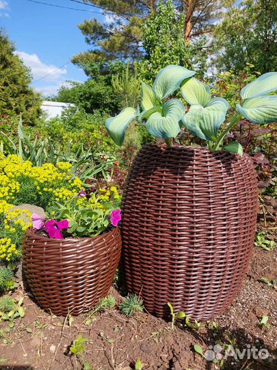 Кашпо для цветов из ротанга