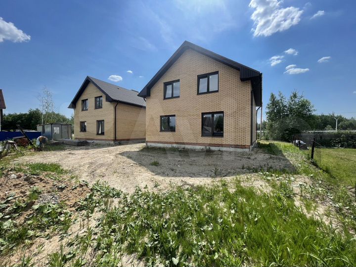 Дом 141 м² на участке 4 сот.