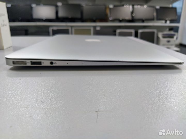 Macbook air 13 2015 i5/4Gb/SSD 128Gb/intel HD