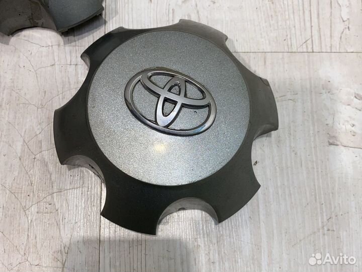 Колпачок ступицы toyota lc200 prado