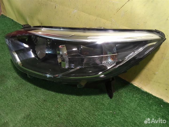 Фара левая Renault Kaptur 2016