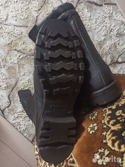 Ботинки с высоким берцем