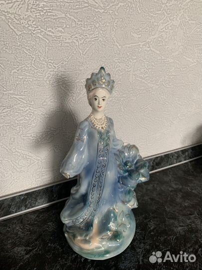 Хозяйка медной горы с каменным цветком