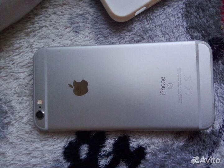 Телефон iPhone 6s