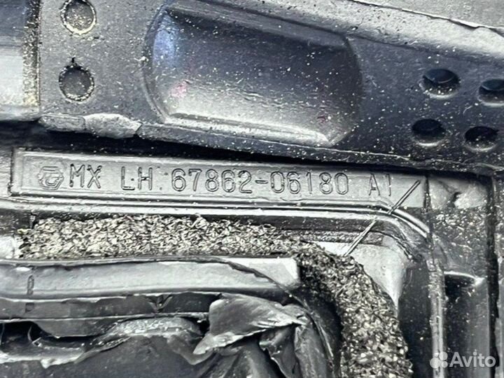 Уплотнитель двери передний левый Toyota Camry