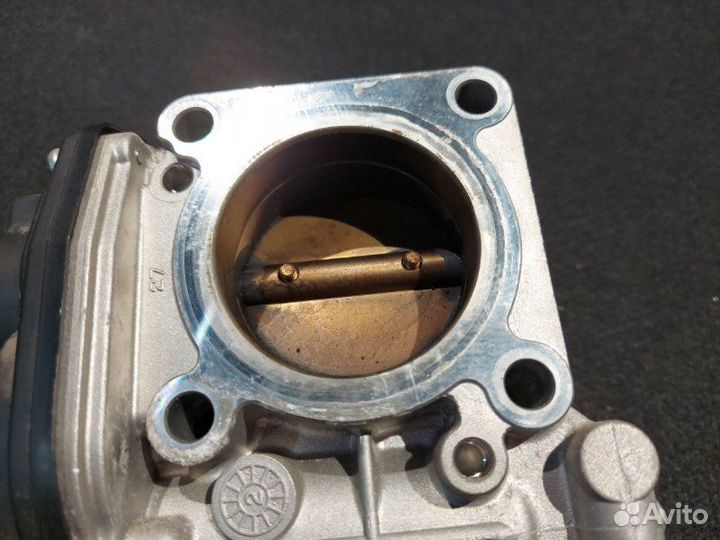 Дроссельная заслонка правая Nissan Fuga Y51 VQ25HR