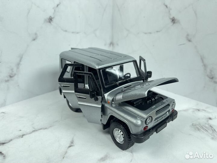 Модель машины металлическая УАЗ 469 Светло-Серая 1