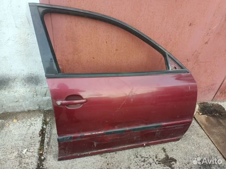 Дверь передняя правая VW Passat B5