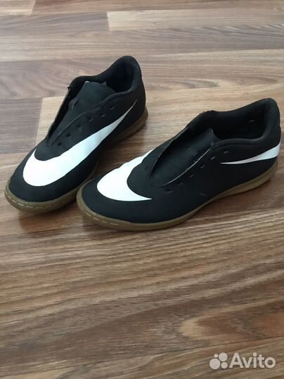 Футзалки nike bravata eur40,5