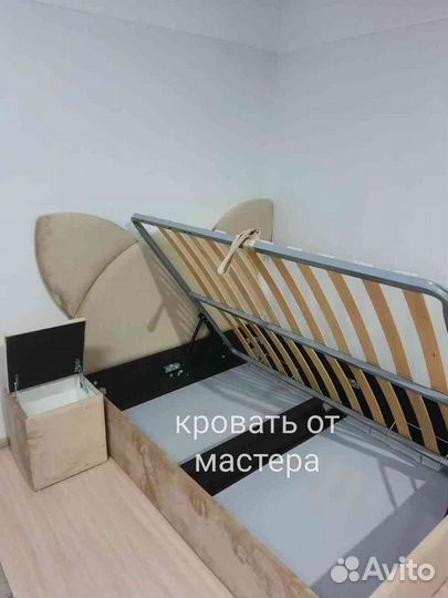 Кровать детская с мягкой спинкой