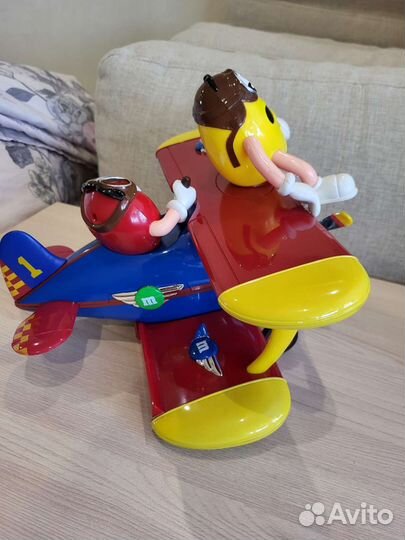 Самолет m&m's (ммдемс) большой. Новый