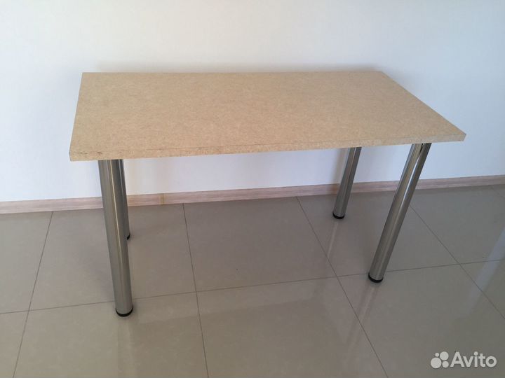 Стол обеденный