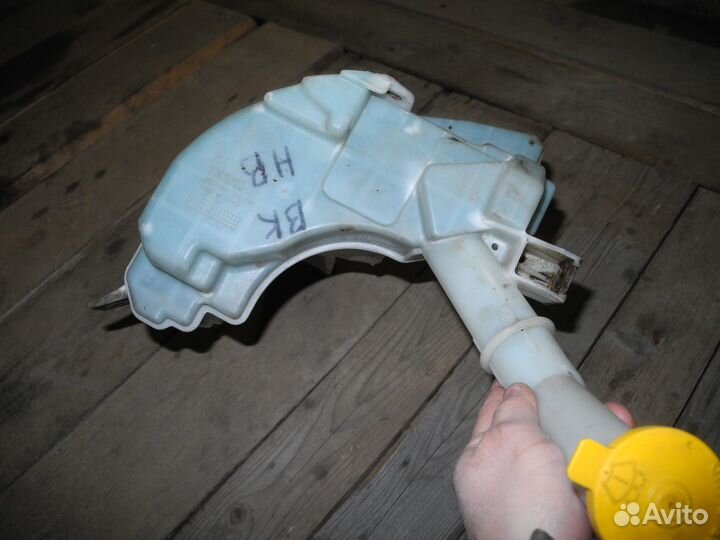 Бачок омывателя оригинальный mazda 3 bk хэтчбек