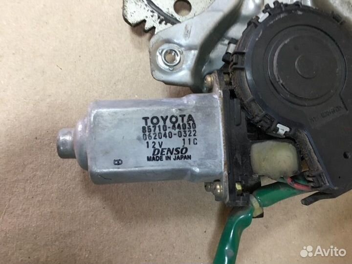 Стеклоподъемник передний правый Toyota Estima