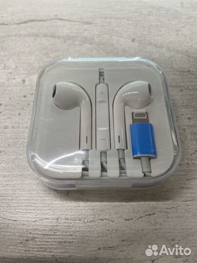 Проводные наушники