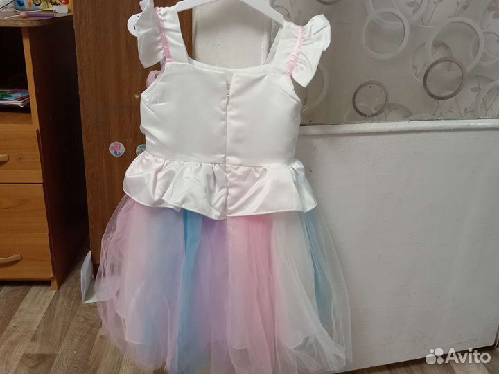 Платье праздничное