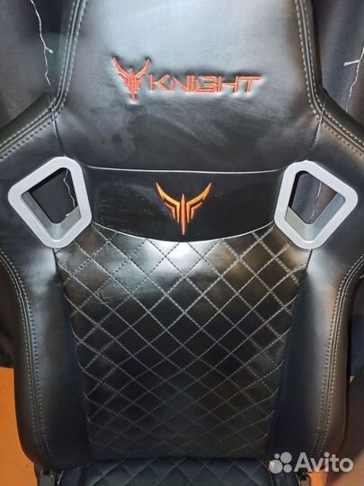 Компьютерное кресло knight outrider черный