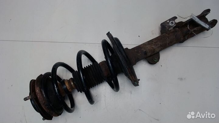 Амортизатор подвески Toyota Highlander 2, 2013