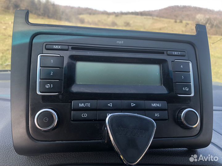 Штатная магнитола на фольцваген polo бу