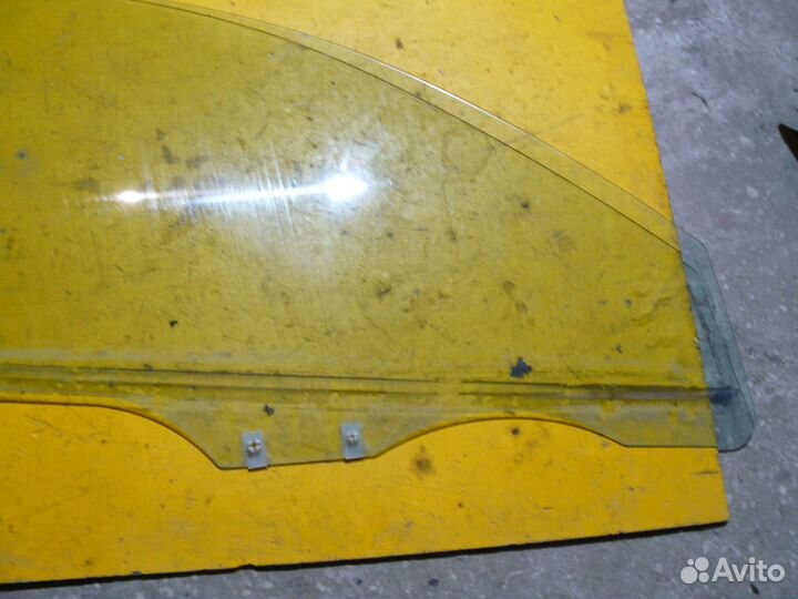 Стекло двери передней правой для Kia Rio 2003г