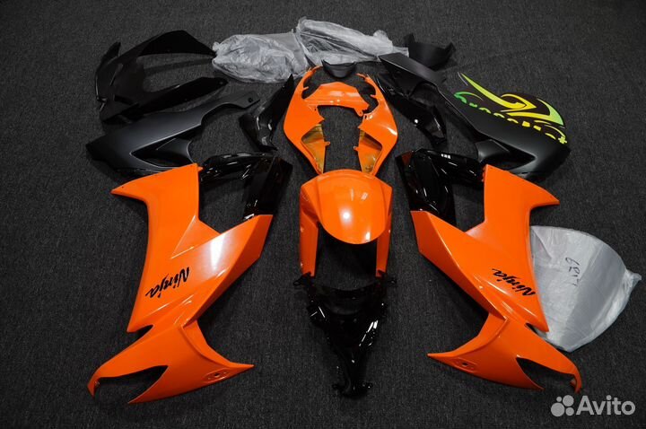 Комплект пластика на Kawasaki ZX-10R 2008-2010