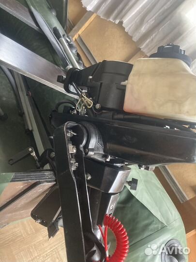 Лодка с мотором, моторная лодка