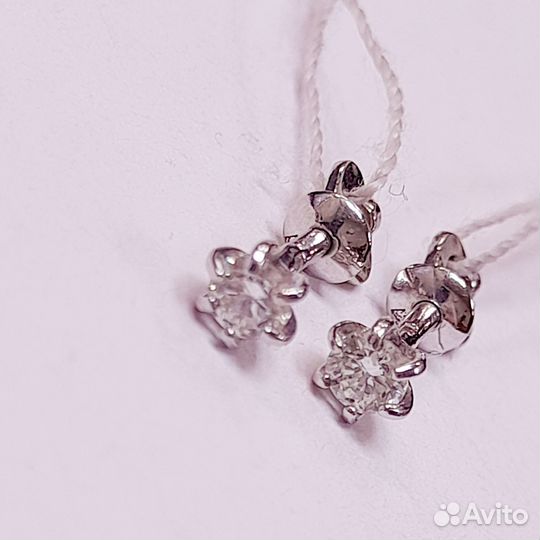 Золотые серьги с камнем