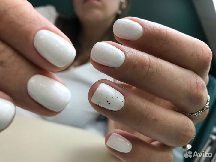 Модель на маникюр с покрытием гель лак